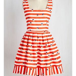 Kling red and white stripe icecream fit and flare dress size 4
